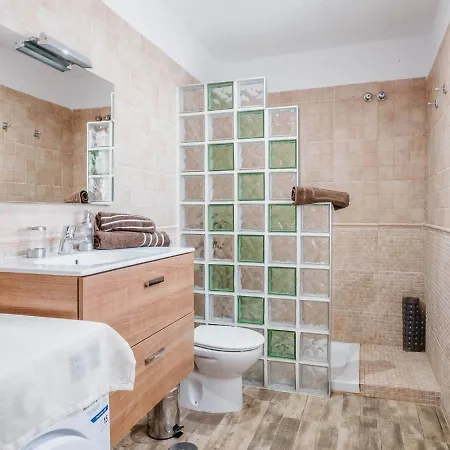 Sleeps 4 With Pool *