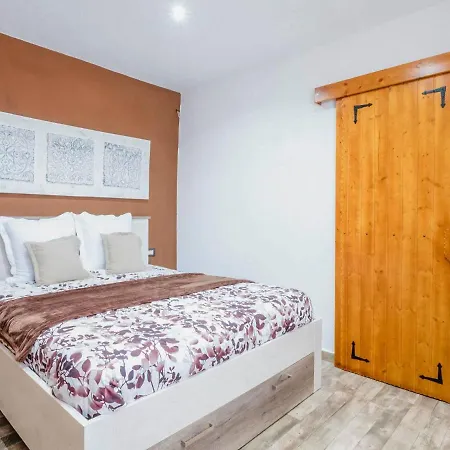 Villa Sleeps 4 With Pool