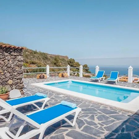 Sleeps 4 With Pool Villa